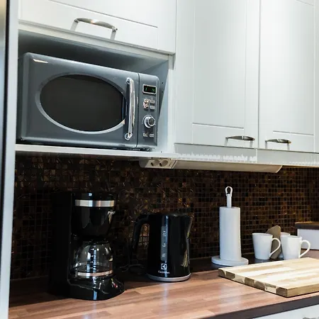 Renovated 60m2 Flat & Free Parking, Balcony, Wifi بوري